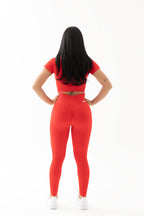 Conjunto rojo con leggings Push Up y top manga corta