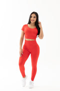 Conjunto rojo con leggings Push Up y top manga corta