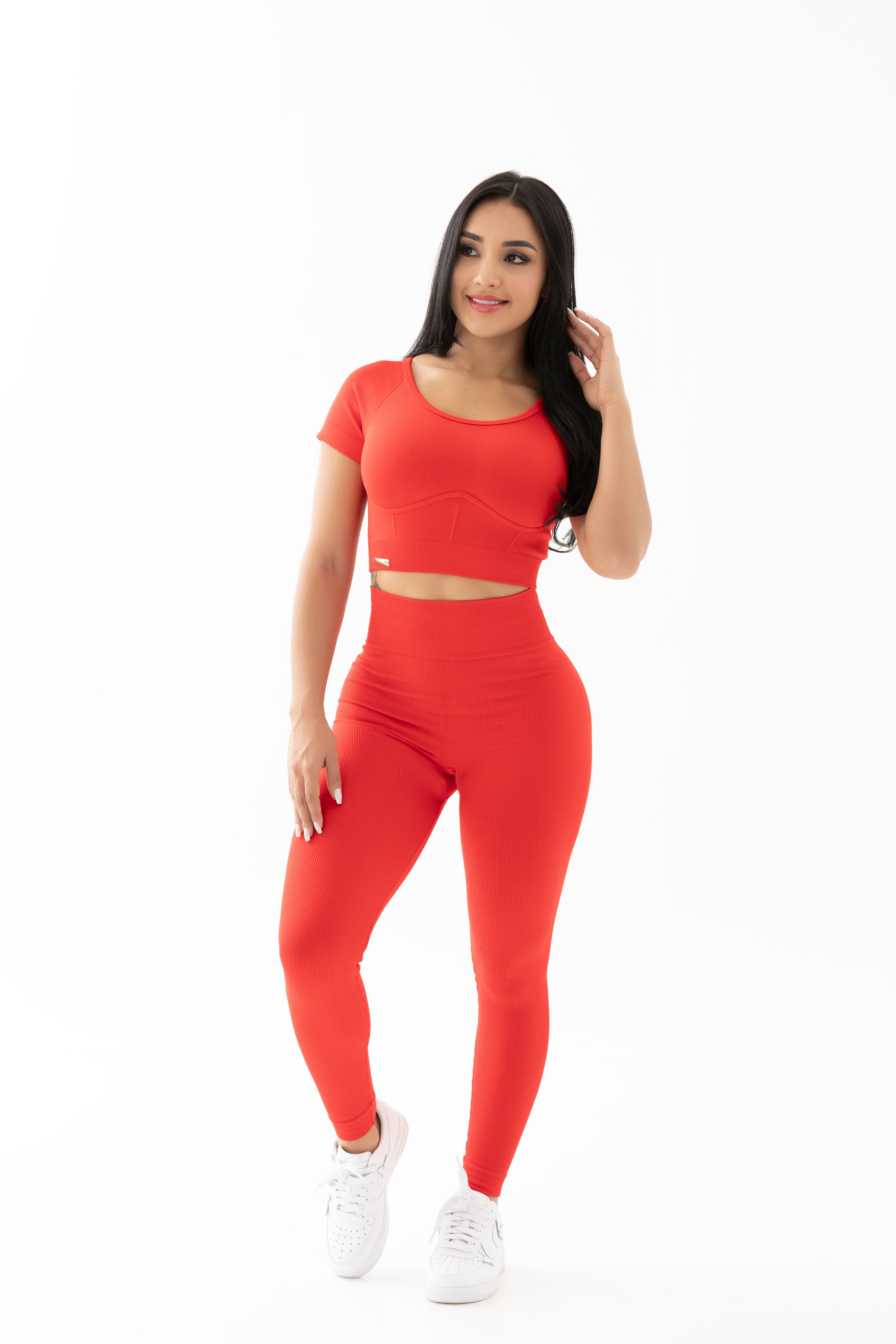 Conjunto rojo con leggings Push Up y top manga corta